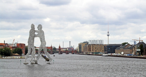 Unde se află Omul Moleculă?