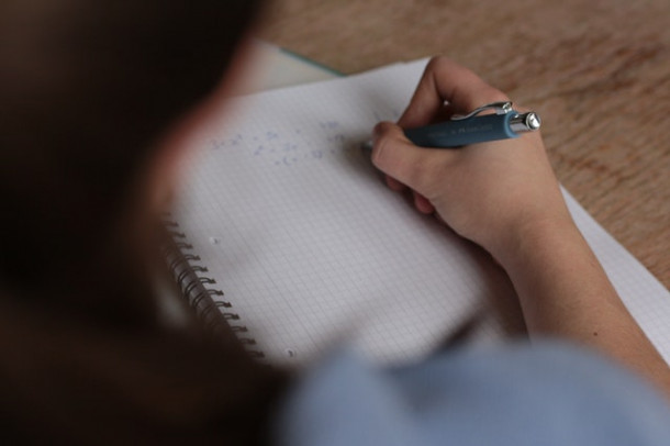 Cu cât este egală rădăcina pătrată din 144?