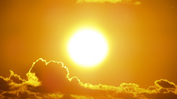 Din ce este compus în principal soarele?