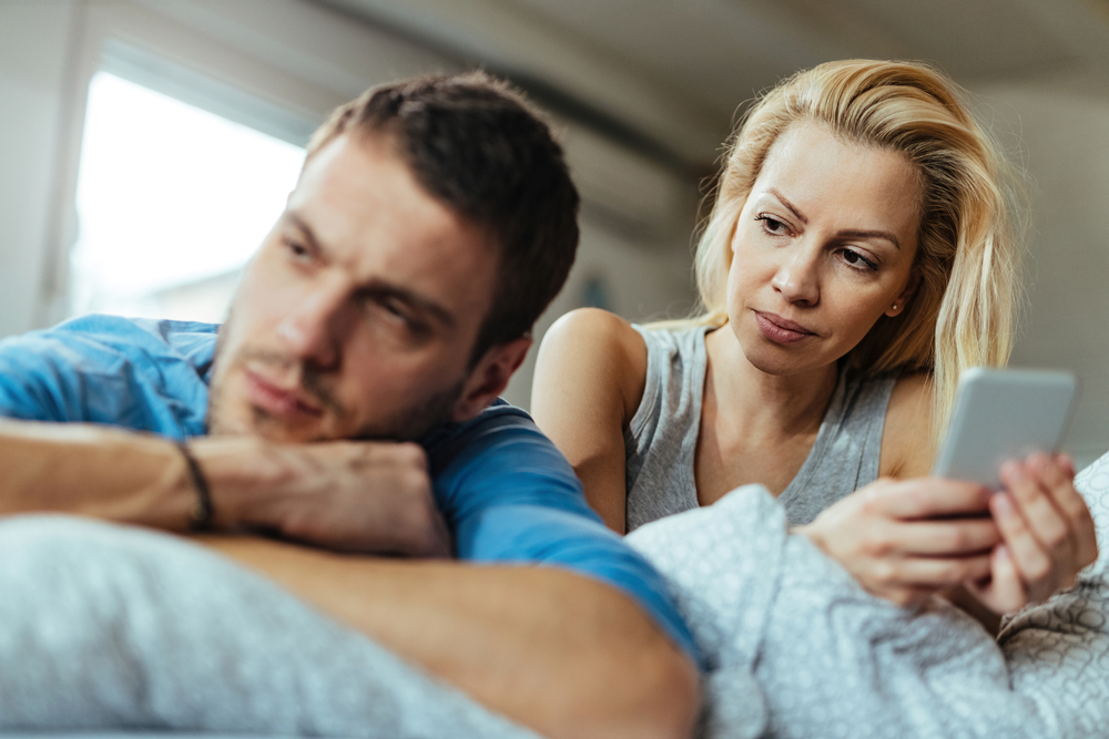 Încerci să-i rezolvi toate problemele