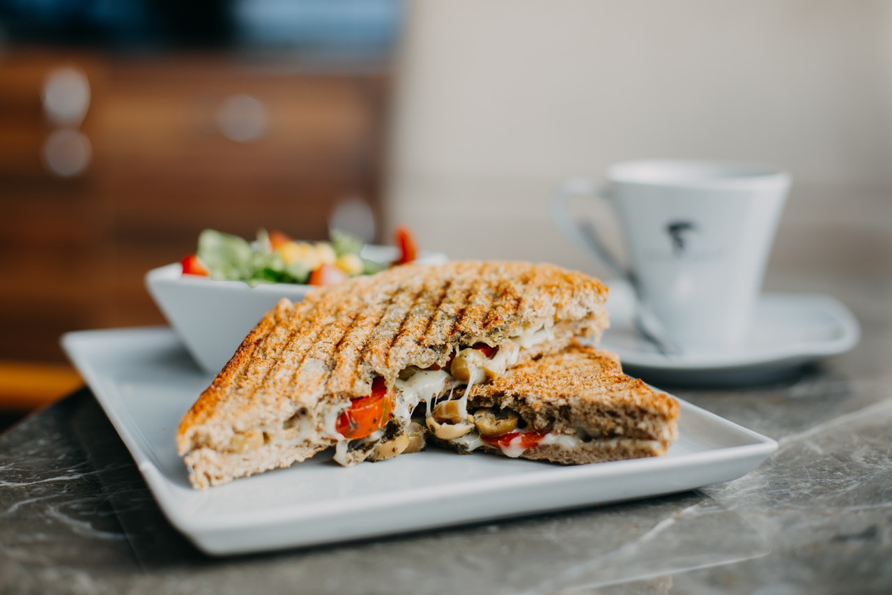 Sari peste micul dejun