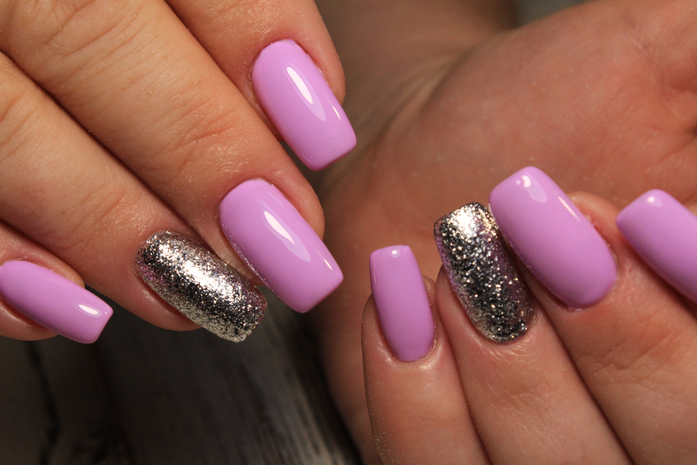 Unghii late, lungi și dreptunghiulare