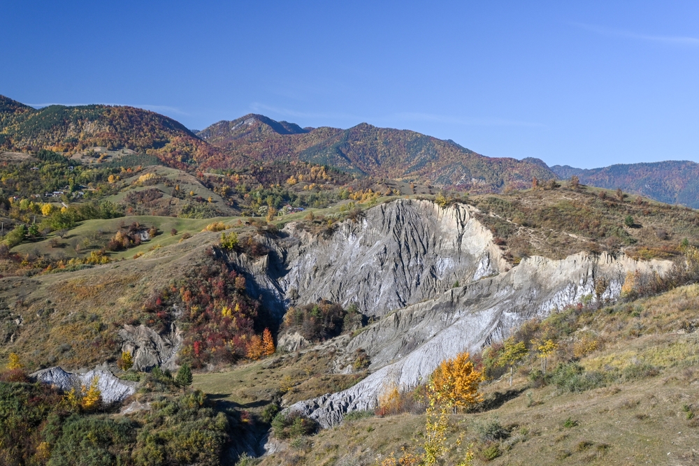 Biserica de cretă din Aluniș, Munții Buzăului